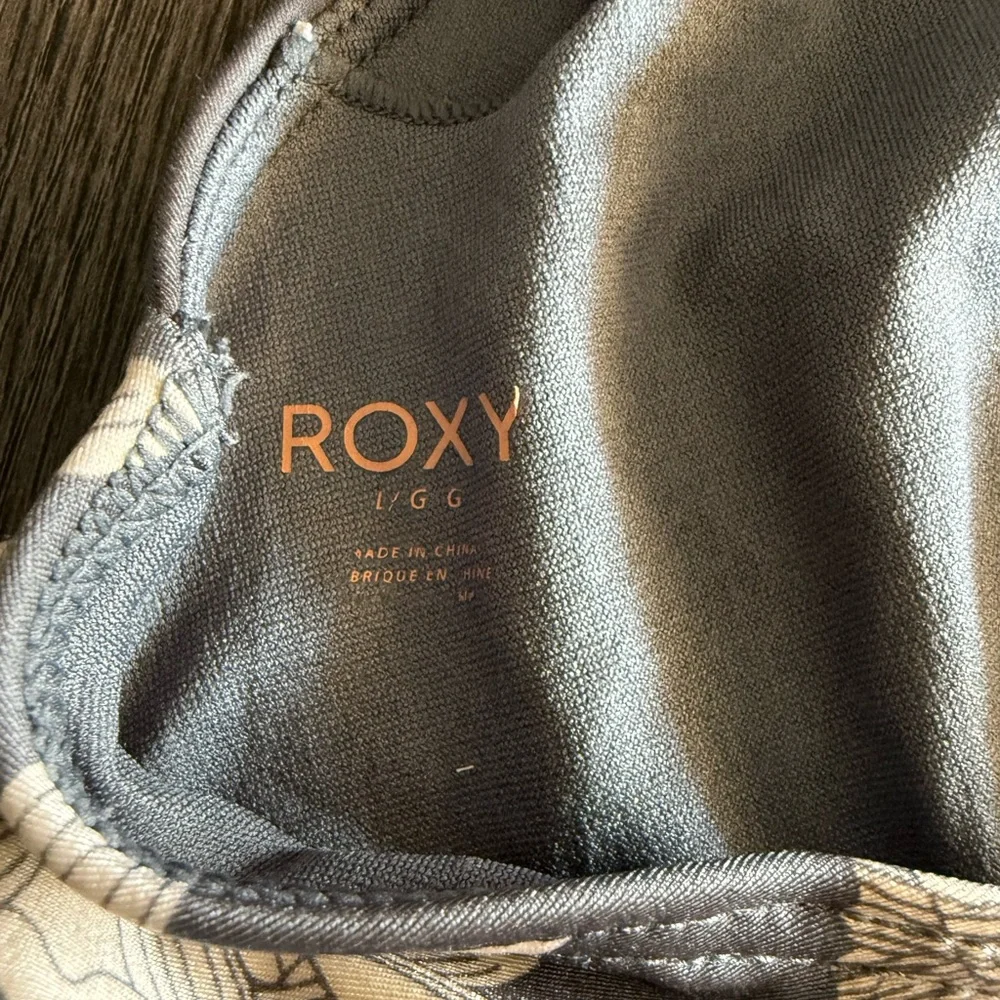 👙 Roxy Floral Bikini Top in Gray and Cream L/S 👙 - Picture 5 of 5